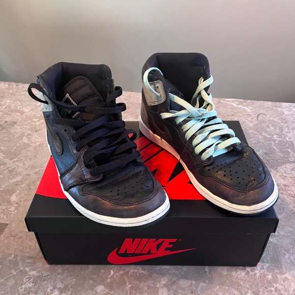 Air Jordon 1 Retro High OG - Picture 2 of 7
